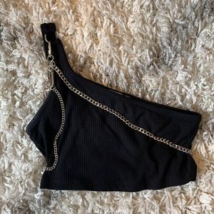 Black going out top with chains